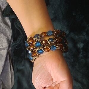 $5🧨 Elegant Blue and Gold Beaded Bracelet